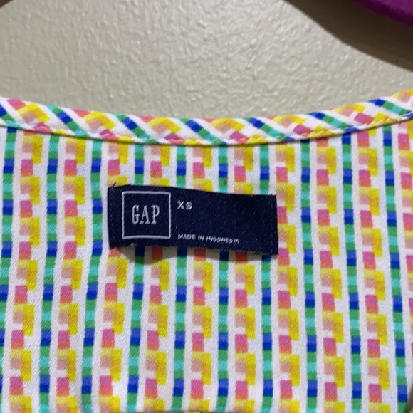 🎃3 for $10 Gap printed tank top - Picture 2 of 4